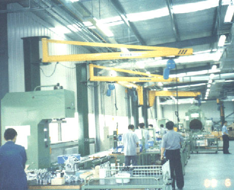 懸臂吊在比澤爾壓縮機生產(chǎn)線應(yīng)用